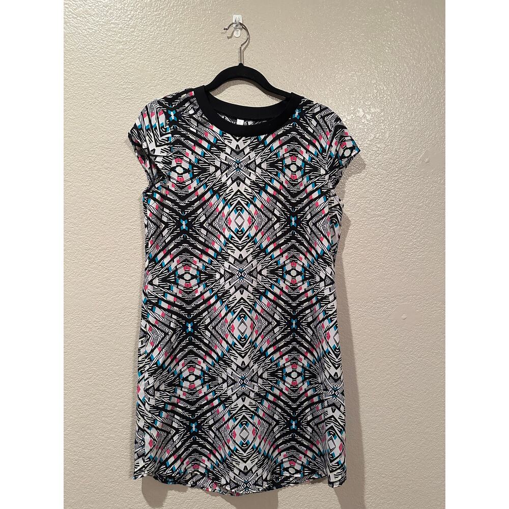 Xhileration Illusion Bold color black white neon shirt dress sz M